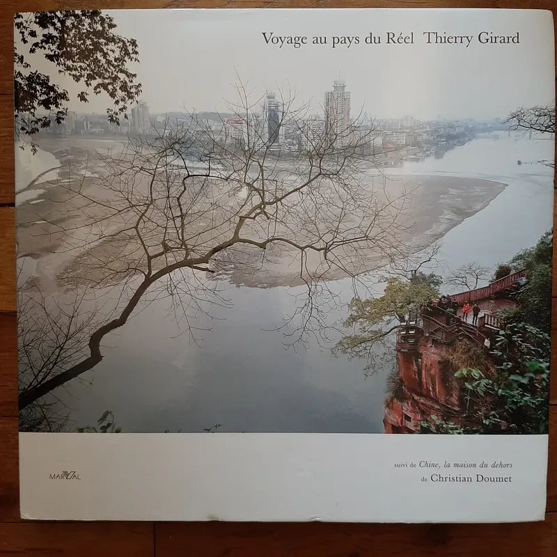 Couverture de Voyage au pays du réel