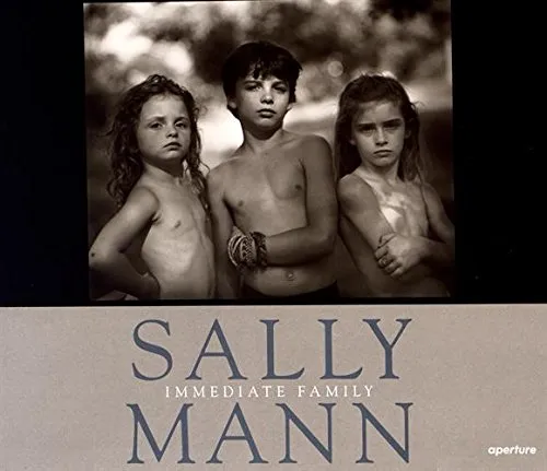Couverture de Sally Mann : Immediate Family-