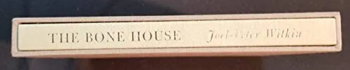 Couverture de The Bone House