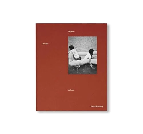 Couverture de Between The Skin and Sea