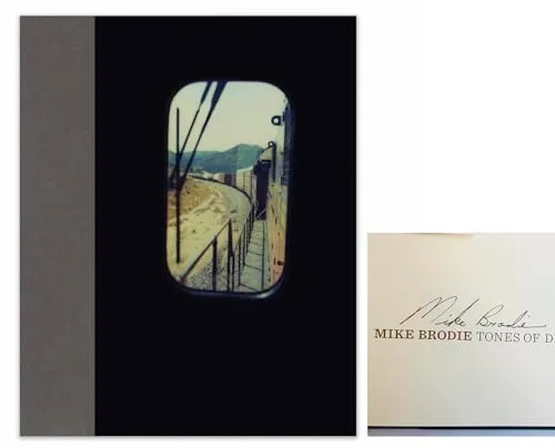 Couverture de Mike Brodie Tones of Dirt and Bone