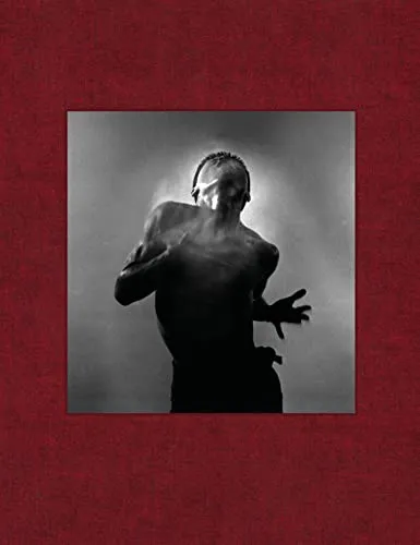 Couverture de Eikoh Hosoe. Pioneering Post-1945 Japanese Photography