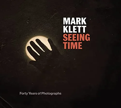 Couverture de Seeing Time: Forty Years of Photographs