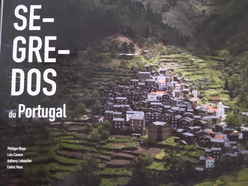Couverture de Segredos du Portugal
