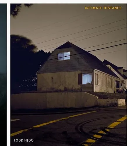 Couverture de Intimate Distance: Thirty-five Years of Photographs, a Chronological Album