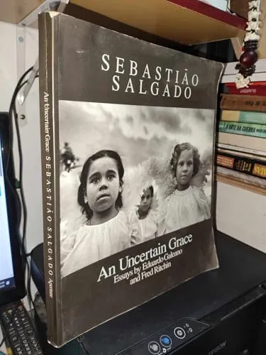 Couverture de An Uncertain Grace