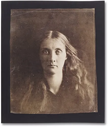 Couverture de Julia Margaret Cameron: Photographs to Electrify you with Delight and Startle the World