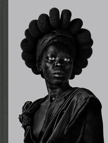 Couverture de Somnyama Ngonyama, Hail the Dark Lioness