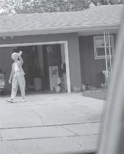 Couverture de Leaving and waving