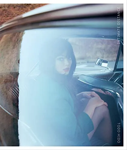 Couverture de Intimate Distance