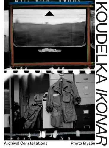 Couverture de Ikonar: Archival Constellations Josef Koudelka