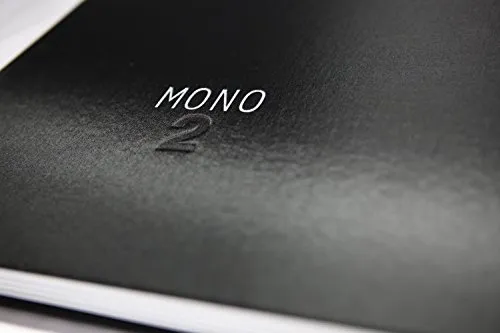 Couverture de Mono (Volume Two) : Contemporary Black and White Photography