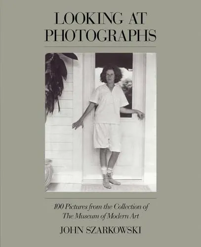 Couverture de Looking at Photographs