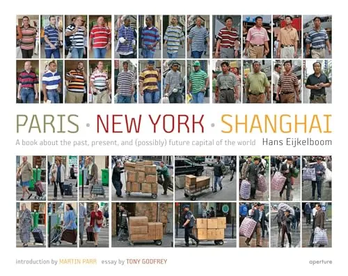 Couverture de Paris - New York - Shanghai: A Book About the Past, Present, and (Possibly) Future Capital of the World