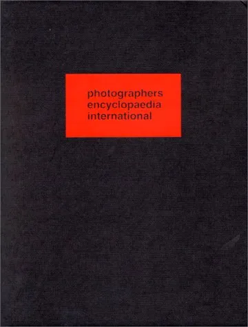 Couverture de Photographers encyclopaedia international