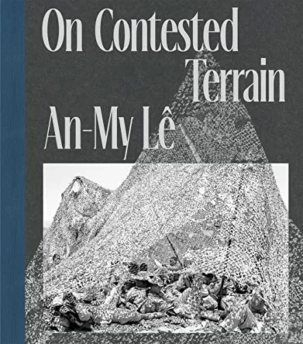 Couverture de On Contested Terrain