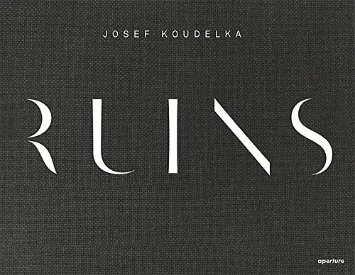 Couverture de Ruins