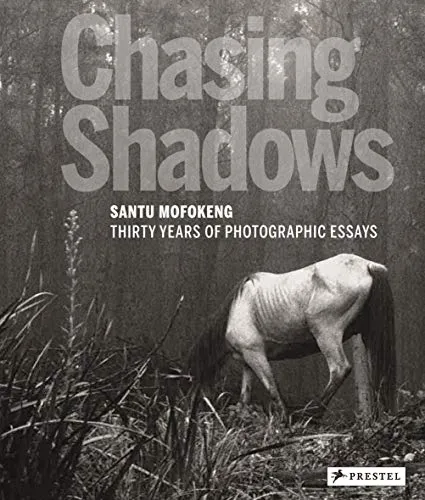 Couverture de Chasing Shadows: Santu Mofokeng