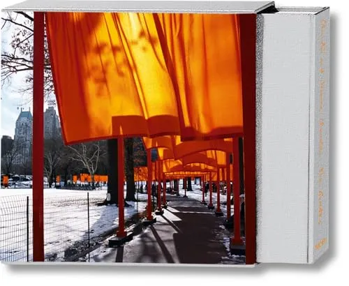 Couverture de Christo and Jeanne-Claude. The Gates