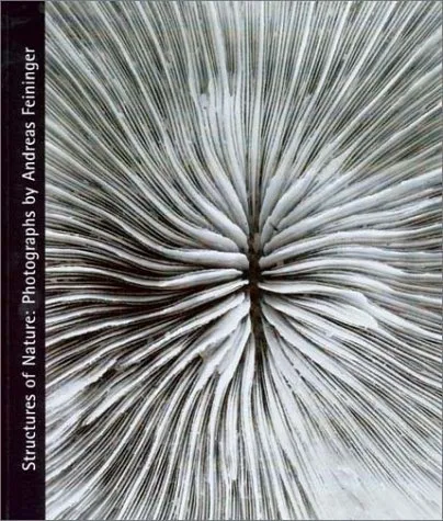 Couverture de Structures of Nature: Photographs