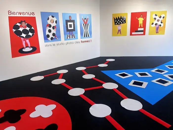 « EN FORME(S) ! » - Une installation-jeu photographique de Claire DÉ, Médiathèque Charles Nègre, Grasse