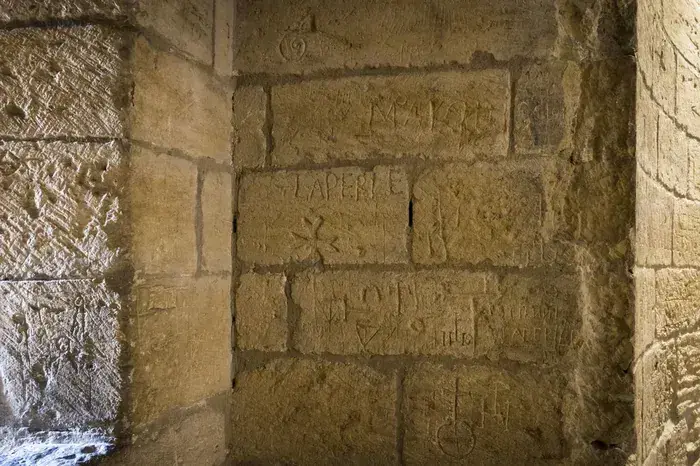 Bavardage de pierres, Fort Saint-André, Villeneuve-lès-Avignon