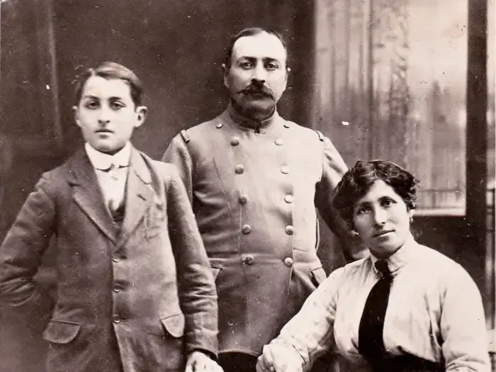 Portrait de famille, mediatheque de Lauris, Lauris